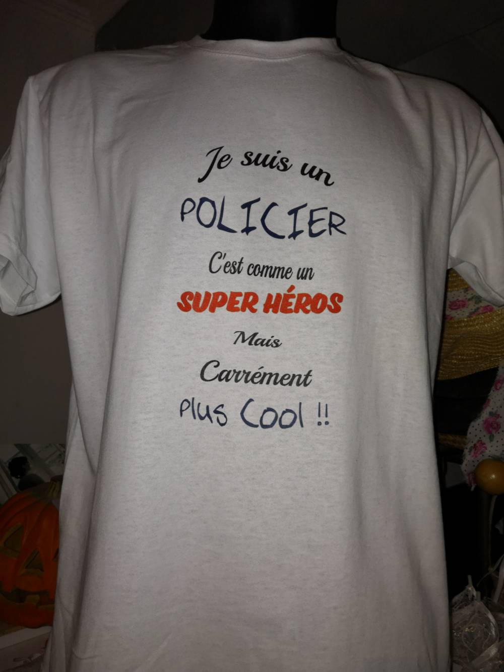 Je suis un policier c'est comme un super héros mais en plus cool