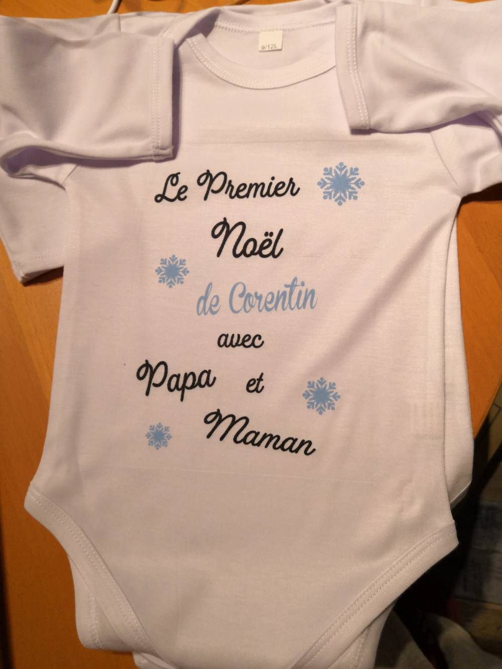 Le premier Noël de [Prénom] avec Papa et Maman