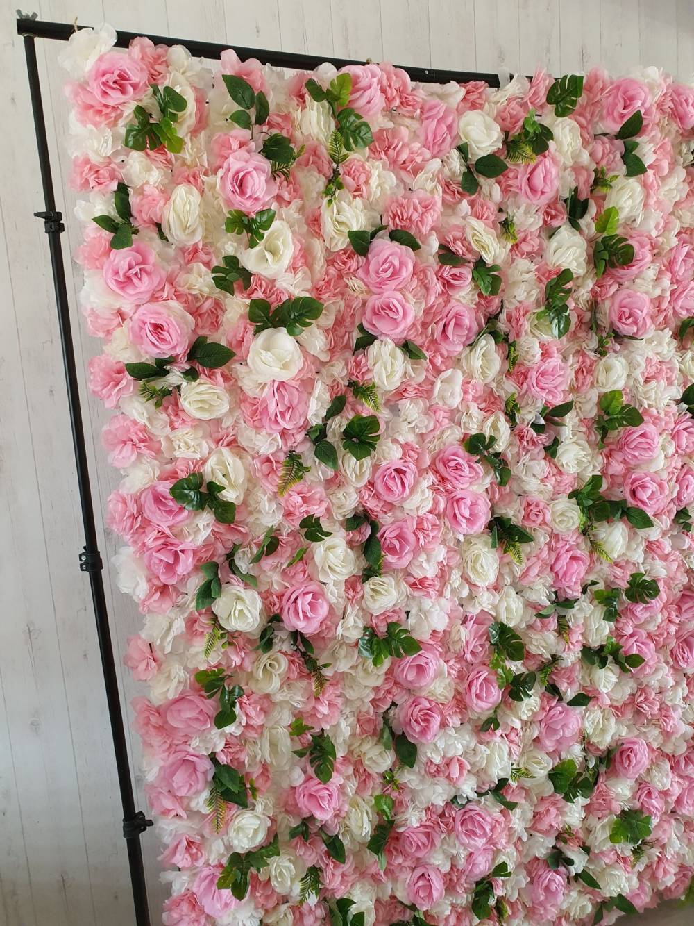 Mur de fleurs roses