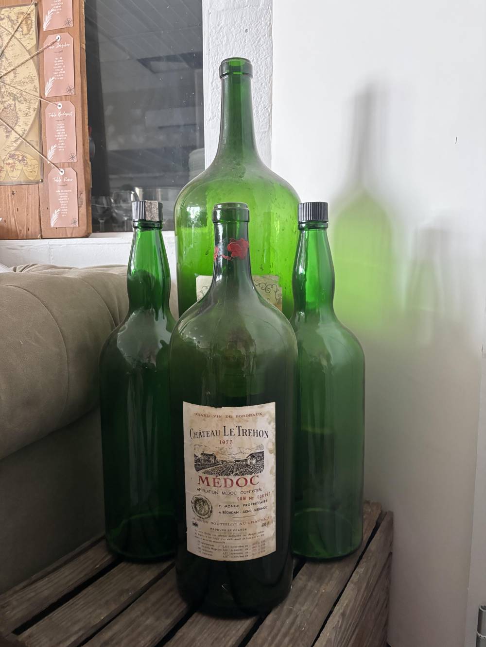 Lot de 4 grandes bouteilles vintage